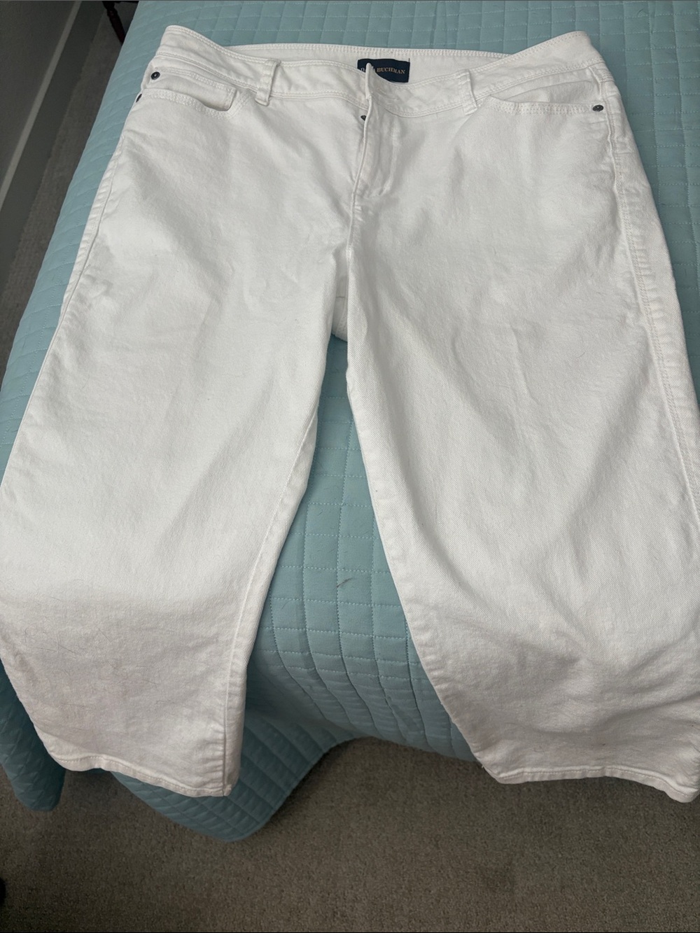 Dana Buchman White Capri jeans